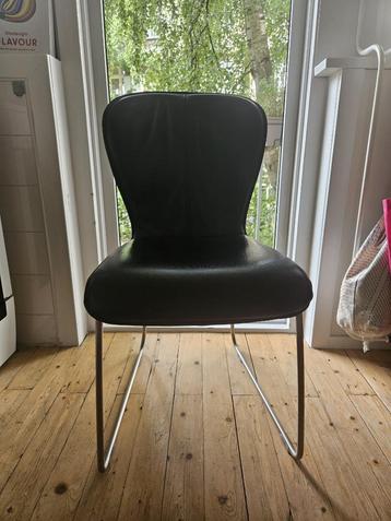 6 zwarte leren Bert Plantagie stoelen –voor 28 juli ophalen beschikbaar voor biedingen