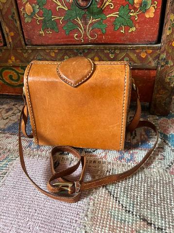 Vintage zadeltasje tuigleren damestasje koffertje cognac beschikbaar voor biedingen