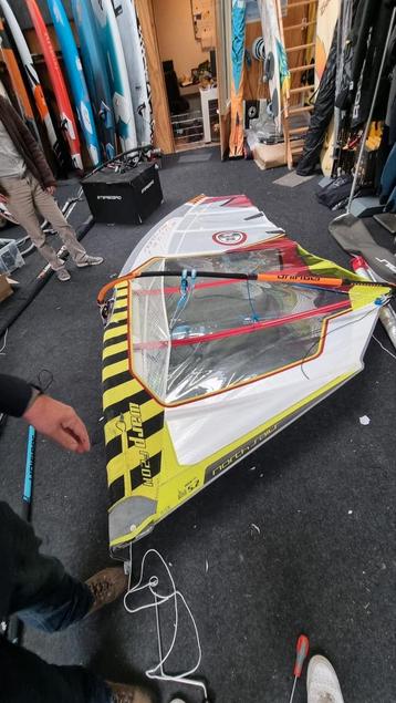 North Warp 5.2 F2011 6.3 F2011 beschikbaar voor biedingen