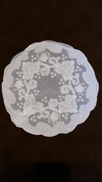 Mooi rond wit tafelkleedje. (Ik heb 3 stuks), Huis en Inrichting, Ophalen of Verzenden, Zo goed als nieuw, Rond