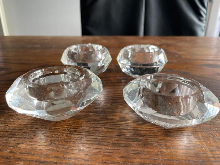 Lotje van  4 als diamant geslepen glazen kandelaars, Huis en Inrichting, Woonaccessoires | Kandelaars en Kaarsen, Minder dan 25 cm