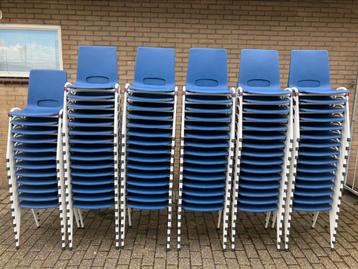 Stapelstoelen blauw kantinestoelen nieuw stapelbare stoelen beschikbaar voor biedingen