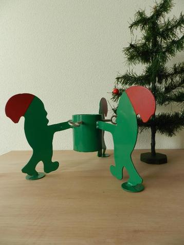 Oude vintage kerstboomstander - kabouter standaard beschikbaar voor biedingen