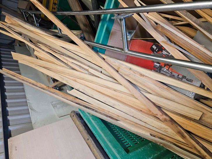 Teak hout resten, Doe-het-zelf en Verbouw, Hout en Planken, Balk, Overige houtsoorten, Minder dan 200 cm, Ophalen of Verzenden
