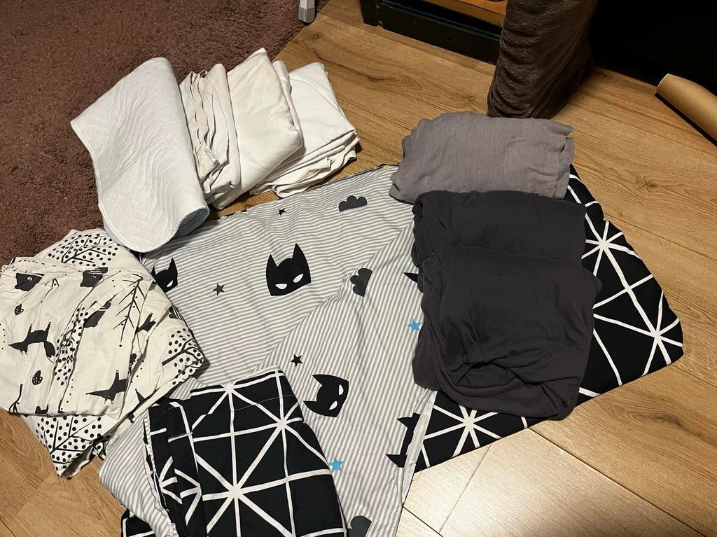 Eenpersoons beddengoed set: dekbedovertrekken, hoeslakens, m, Ophalen, Gebruikt, Dekbedovertrek, Overige kleuren