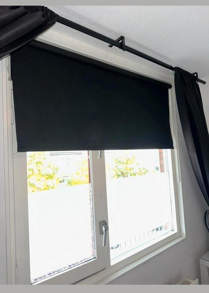 Zwart verduisterend rolgordijn, Huis en Inrichting, Stoffering | Gordijnen en Lamellen, 150 tot 200 cm, Zwart, Ophalen