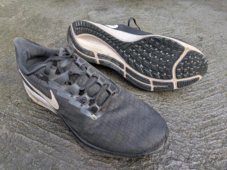 Nike Air Zoom Pegasus 37 Zwart Maat 45.5, Sport en Fitness, Loopsport en Atletiek, Gebruikt, Hardloopschoenen, Hardlopen, Nike