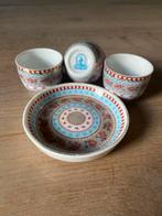 Pip Studio 3 eierdopjes  & 1 theezakje schoteltje, Ophalen of Verzenden, Zo goed als nieuw, Overige stijlen, Kop(pen) en/of Schotel(s)