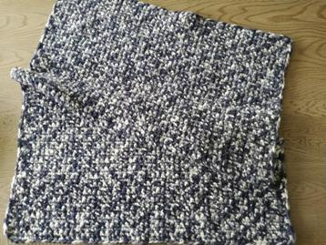 Nu 10% korting op blauw gehaakt babydeken /babykleed beschikbaar voor biedingen