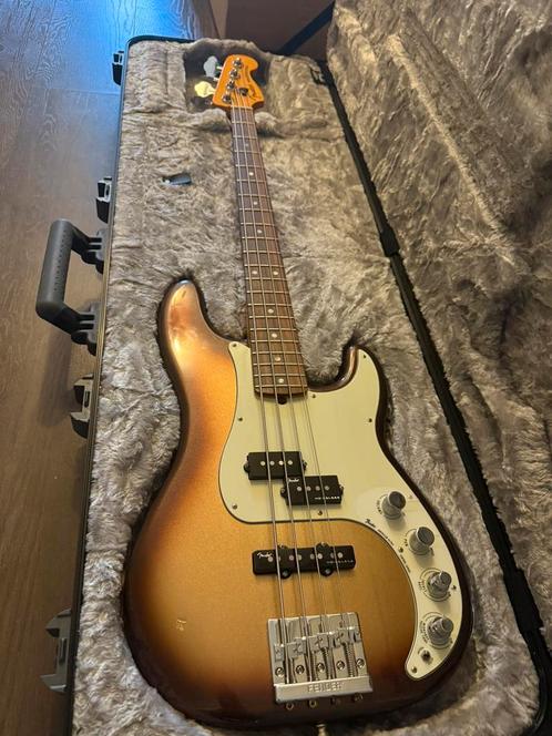 Fender American Ultra Precision Bass - Mocha - 2022, Muziek en Instrumenten, Snaarinstrumenten | Gitaren | Bas, Zo goed als nieuw