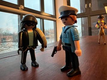 Playmobil boef en politieagent 