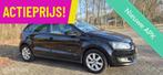 Zwarte Volkswagen Polo 1.2 TSI 5 Deurs Highline/nieuwe APK !, Auto's, Voorwielaandrijving, Euro 5, Zwart, Zwart