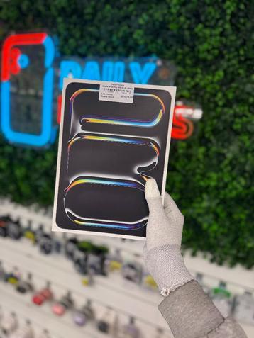 Zo goed als nieuw Apple iPad pro M5 Wi-Fi 256GB beschikbaar voor biedingen