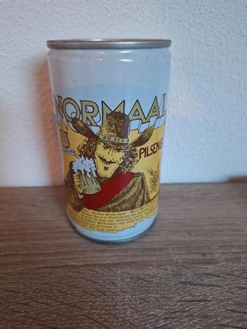 Normaal pilsener bierblikje  beschikbaar voor biedingen