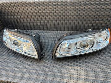 Set Xenon koplampen V70 fase 2 en S60 fase 1 beschikbaar voor biedingen