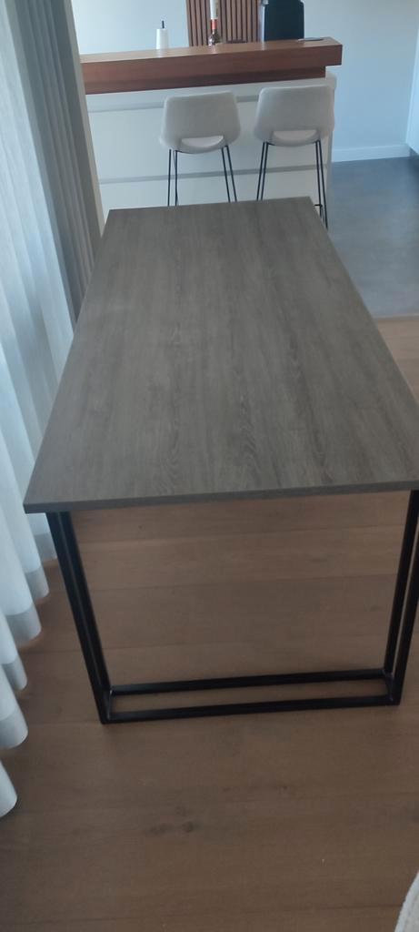 Groot bureau, Huis en Inrichting, Bureaus, Zo goed als nieuw, Bureau, Ophalen