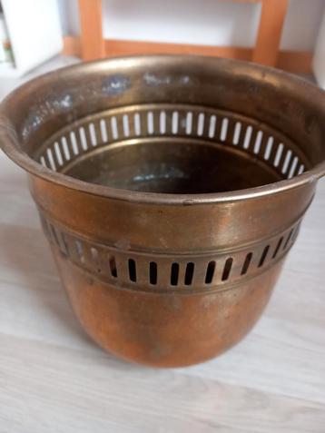 (Messing) metalen bloempot  beschikbaar voor biedingen