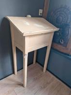 Oude brocante tafel. Lessenaar. Frans brocante kast, Antiek en Kunst, Curiosa en Brocante, Ophalen