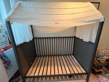 Stokke bed beschikbaar voor biedingen
