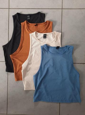 4 gekleurde crop tops beschikbaar voor biedingen