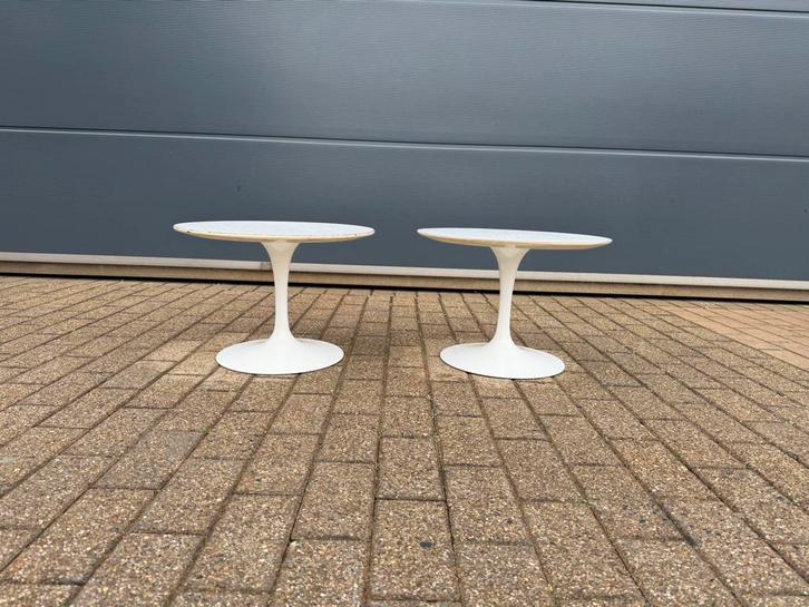 2x Knoll Tulip Eero Saarinen bijzettafeltje, 51cm, Huis en Inrichting, Tafels | Bijzettafels, Rond, 45 tot 60 cm, Minder dan 55 cm
