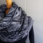 Mooie grote geweven sjaal, Ophalen of Verzenden, Zo goed als nieuw, Maat 46/48 (XL) of groter, Sjaal