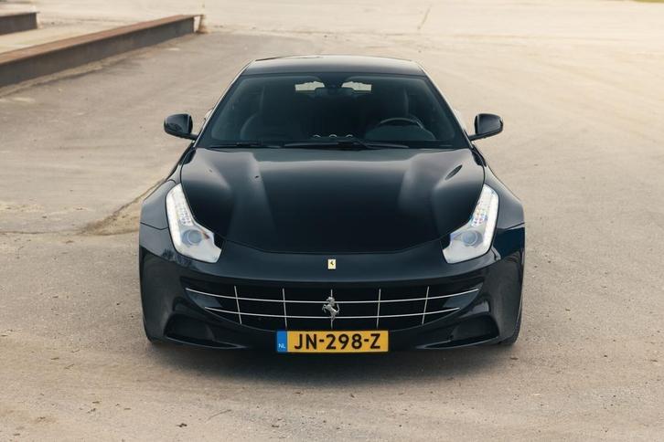 Ferrari FF 6.3 V12 661PK 2011 Zwart, Auto's, Ferrari, Bedrijf, FF, Benzine, Euro 5, G, Coupé, Automaat, Geïmporteerd, Rood, Zwart