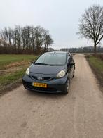 Toyota Aygo 1.0 12V Vvt-i 5DRS 2006 Grijs | Grote beurt, Voorwielaandrijving, Stof, Metallic lak, 4 stoelen