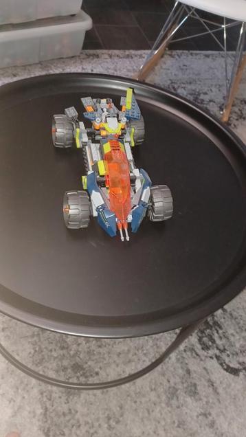 Hele hoop lego nexo knights beschikbaar voor biedingen
