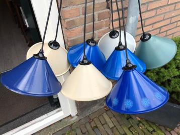 Wij hebben ze weer! Brocante Hanglampjes in Diverse kleuren. beschikbaar voor biedingen