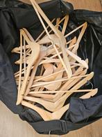 20 houten kledinghangers, Kleding | Dames, Kledinghangers, Ophalen of Verzenden, Zo goed als nieuw, Hout, Volwassenen