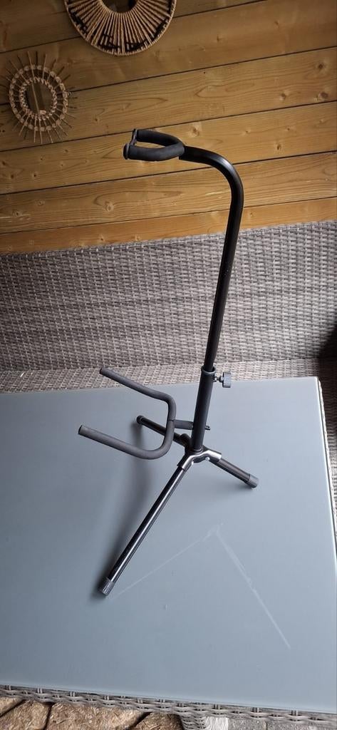 Verstelbare Gitaarstandaard - Ook voor Ukelele, Muziek en Instrumenten, Standaards, Ophalen of Verzenden, Gebruikt, Instrumentstandaard