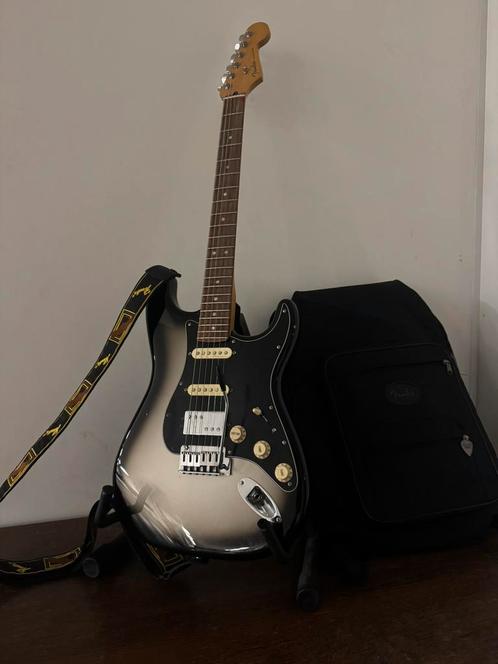 Fender Player Plus Stratocaster gigbag+standaard+gitaarband, Muziek en Instrumenten, Snaarinstrumenten | Gitaren | Elektrisch