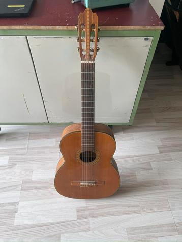 Klassieke akoestische gitaar maidstone beschikbaar voor biedingen