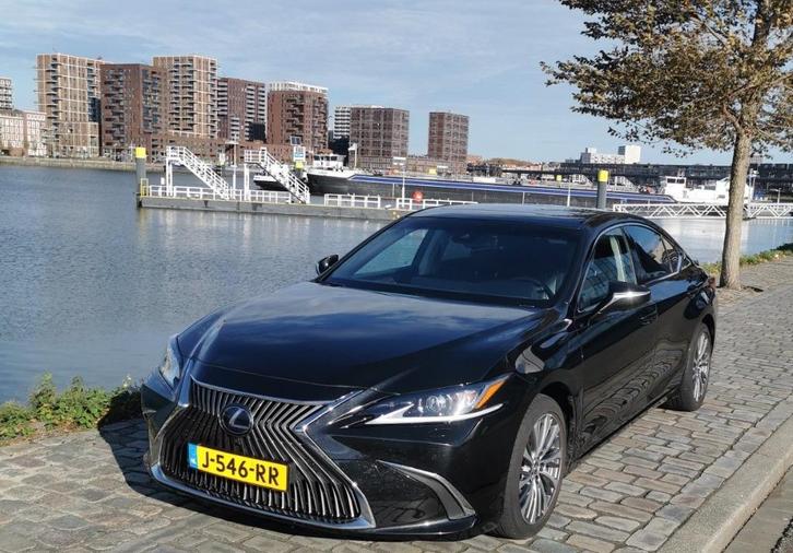 Lexus ES 300h Luxury Line 360*Camera Stoelverwarming/koeling, Auto's, Lexus, Particulier, ES, 360° camera, ABS, Achteruitrijcamera