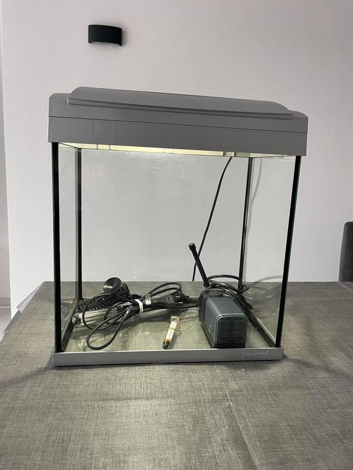 Superfish aquarium 30l, Dieren en Toebehoren, Vissen | Aquaria en Toebehoren, Gebruikt, Verlichting of Verwarming, Ophalen of Verzenden