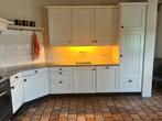 Hoekkeuken - Hout/wit, Huis en Inrichting, Keuken | Complete keukens, Gebruikt, Wit, Hoekkeuken, Graniet of Steen