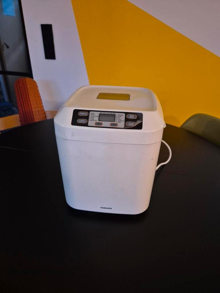 Thuisbakker voor mijn eenzame Tomado broodbakmachine, Witgoed en Apparatuur, Broodbakmachines, Gebruikt, Met timer, 400 tot 800 gram deeg