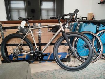Nieuwe titanium racefiets gravelbike Shimano 2x11 beschikbaar voor biedingen