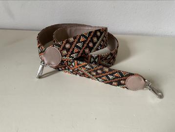 Lang hengsel o’bag beschikbaar voor biedingen