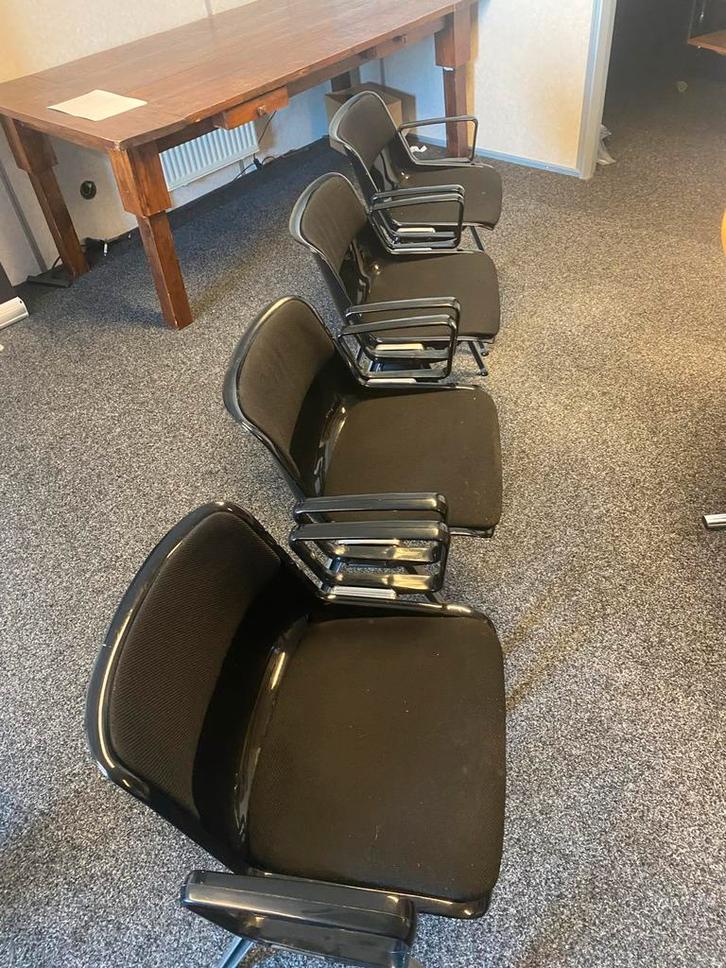 Borsani Tecno stoelen - set van 4 - Eetkamer/Vergadering, Huis en Inrichting, Stoelen, Gebruikt, Vier, Metaal, Zwart, Ophalen