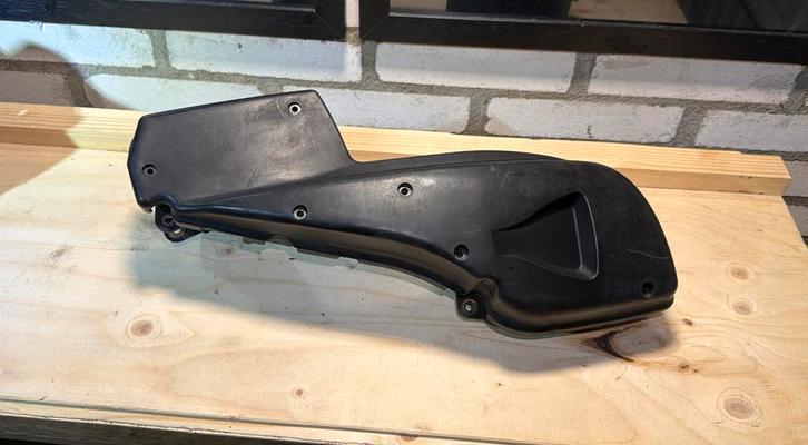 Piaggio Skr 125cc Luchtfilter box - skipper typhoon 172cc, Fietsen en Brommers, Brommeronderdelen | Algemeen, Zo goed als nieuw