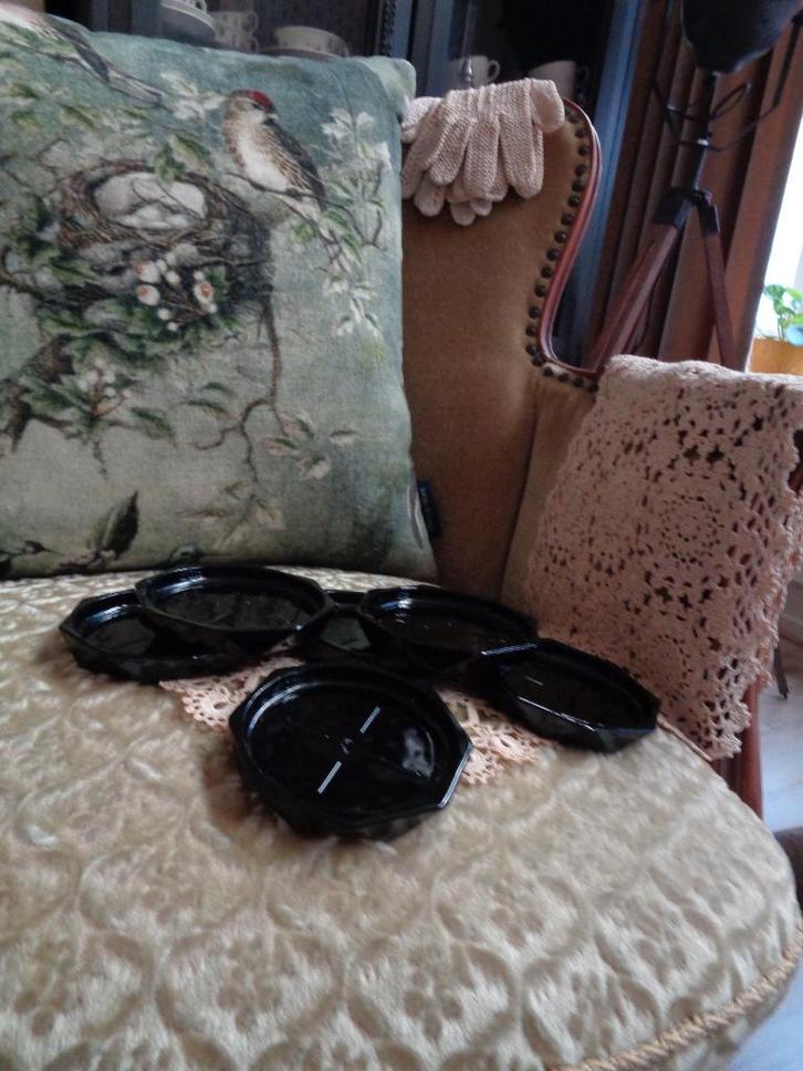 6 Zwarte Glazen Franse Onderzetters ** Mimosa **, Antiek en Kunst, Antiek | Servies los, Ophalen of Verzenden