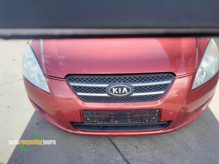 Voorbumper van een Kia Cee'D, Auto-onderdelen, Carrosserie en Plaatwerk, Bumper, Kia, Gebruikt, 3 maanden garantie