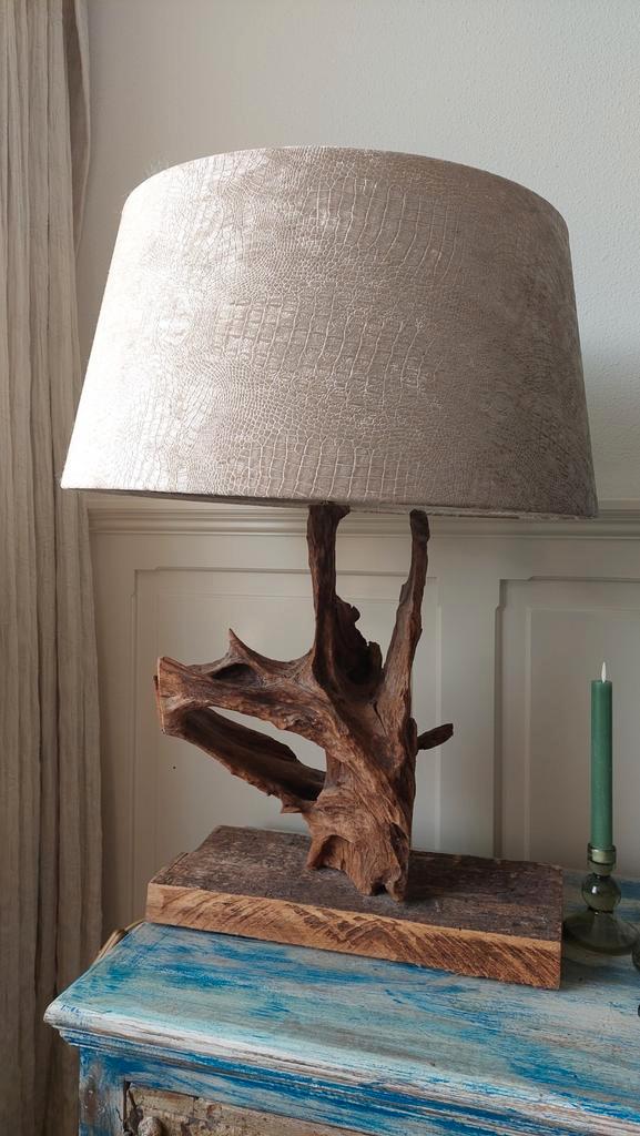 Lamp met houten voet, Huis en Inrichting, Lampen | Tafellampen, Ophalen