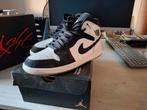 Nike Air Jordan 1 mid se white/black-multi-color 39.5, Ophalen, Zo goed als nieuw, Overige kleuren