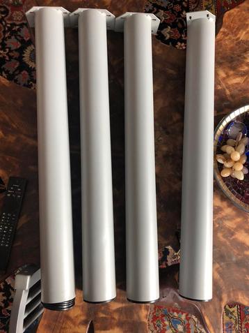 4 tafelpoten beschikbaar voor biedingen