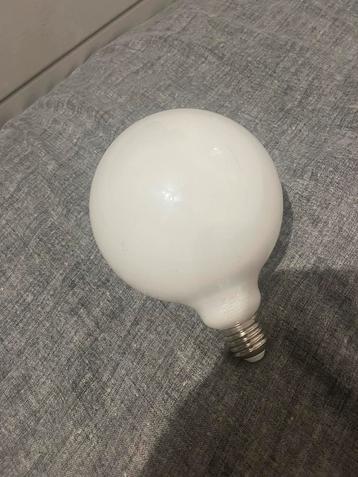 Smart lamp beschikbaar voor biedingen