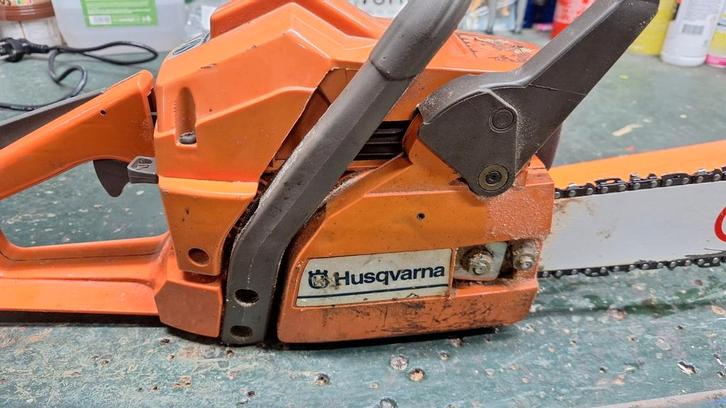 Gebruikte Husqvarna 136 kettingzaag, Tuin en Terras, Hand-tuingereedschap, Gebruikt, Ophalen