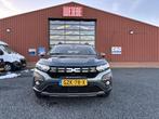 Dacia Sandero TCE 110 STEPWAY EXTREME (bj 2023), Auto's, Gebruikt, Origineel Nederlands, Bedrijf, Handgeschakeld